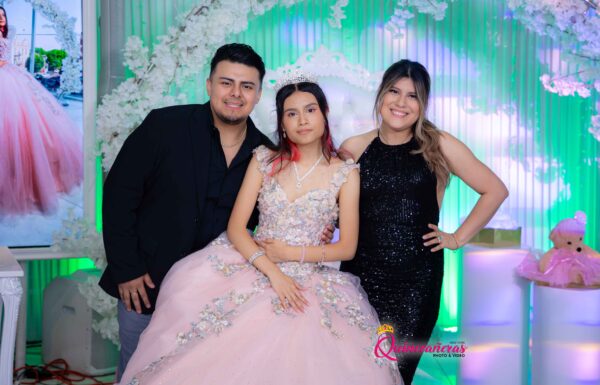 The party of Yazmine Quinceanera Inspiration ideas @quinceanerasapp Gallery 4