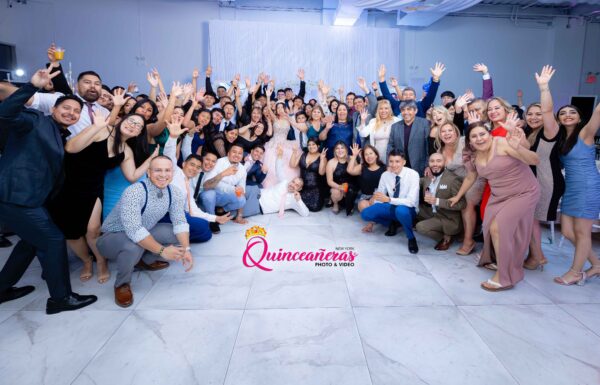 The party of Yazmine Quinceanera Inspiration ideas @quinceanerasapp Gallery 5