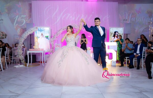 The party of Yazmine Quinceanera Inspiration ideas @quinceanerasapp Gallery 13