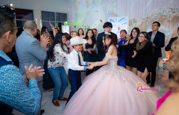 The party of Yazmine Quinceanera Inspiration ideas @quinceanerasapp Gallery 19